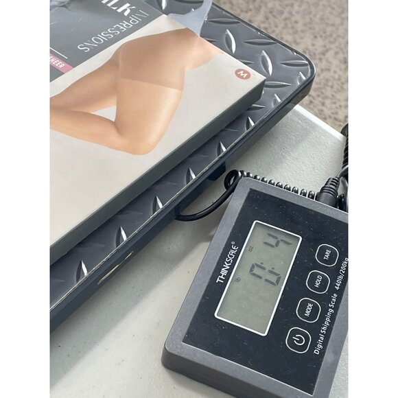 Silk Impressions Pantyhose Size Medium Light Support Sheer 2 Pair 20 Denier NEW - Picture 6 of 6